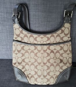 Coach Hamptons Signature Purse Bag